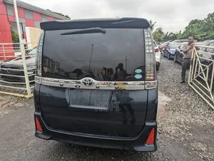 Toyota Voxy 2014 Black