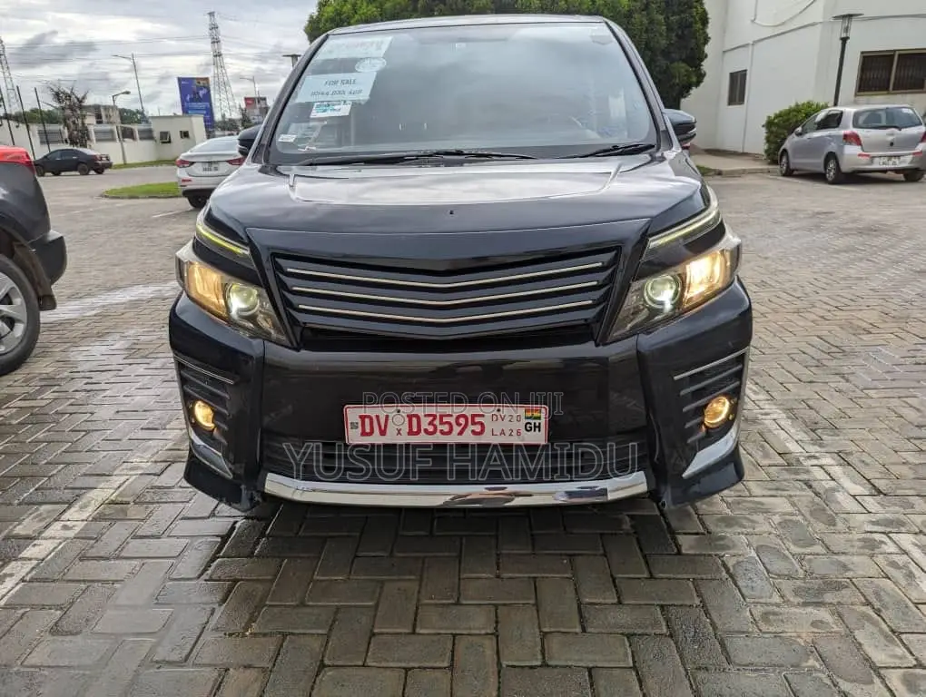Toyota Voxy 2014 Black