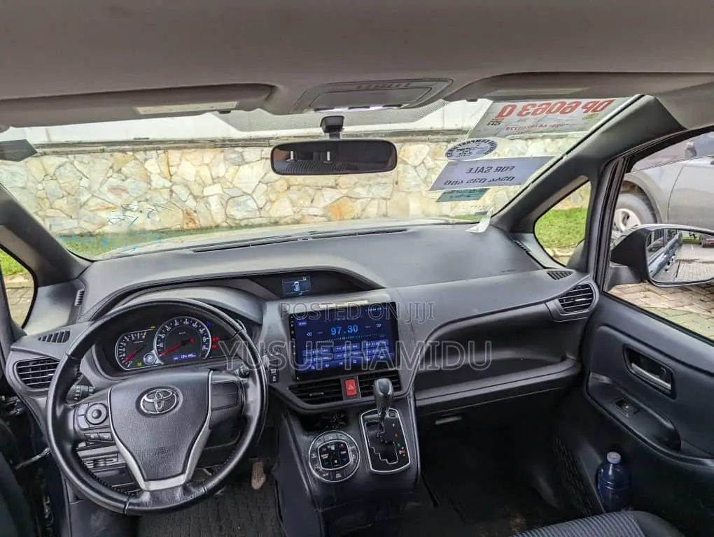 Toyota Voxy 2014 Black
