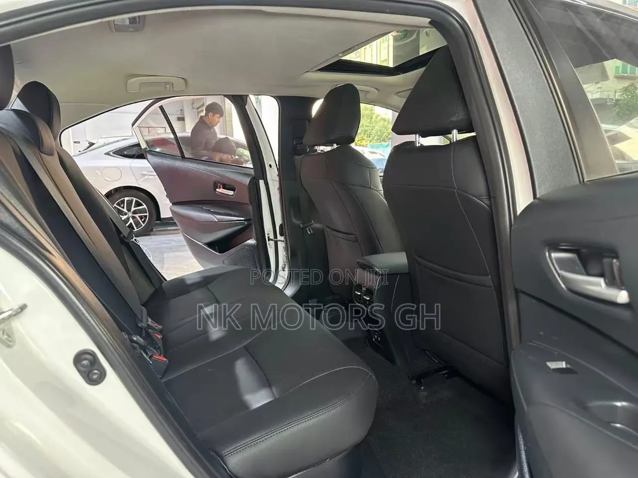 Toyota Corolla 2022 White