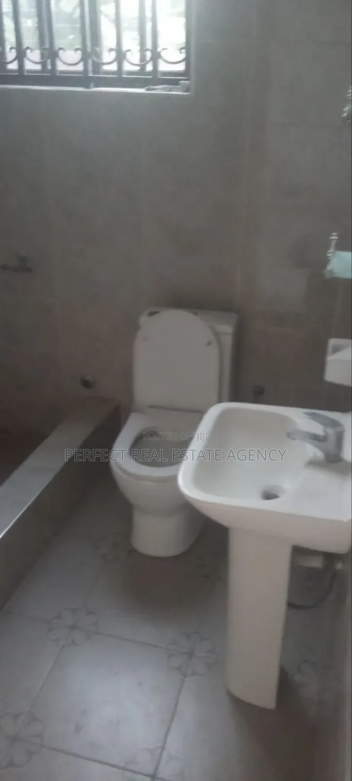 2bdrm Apartment in Pokukron, Kumasi Metropolitan for rent