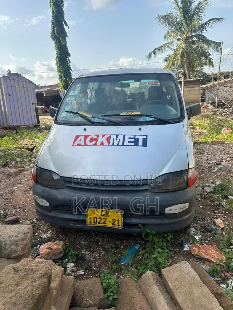 Toyota HiAce 2005 Silver