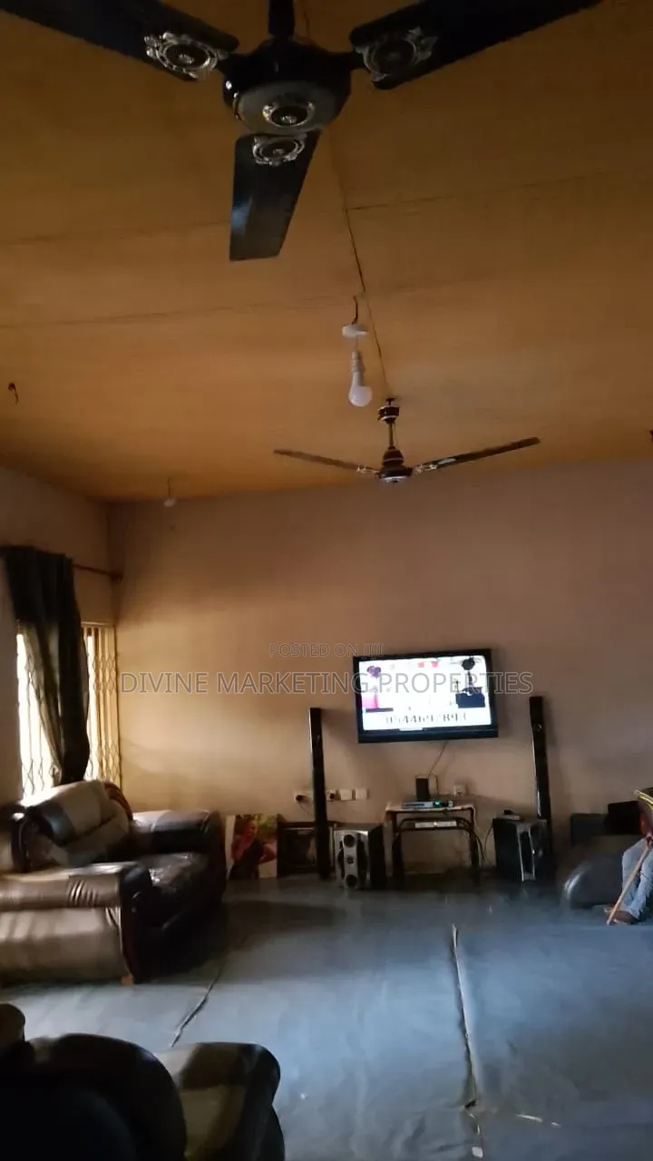4bdrm House in Nic Top for sale
