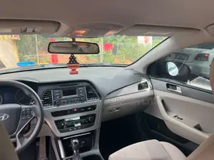Hyundai Sonata Base Sedan FWD (2.4L 4cyl 6A) 2017 Blue