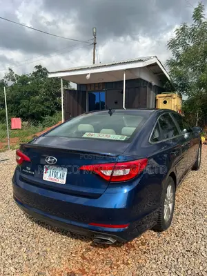 Hyundai Sonata Base Sedan FWD (2.4L 4cyl 6A) 2017 Blue