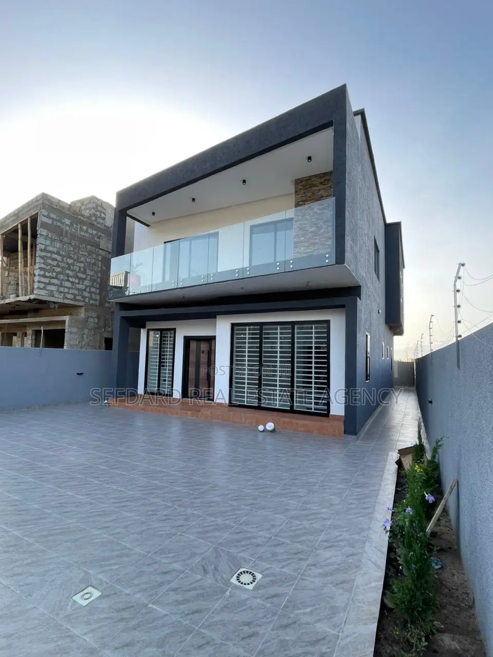 4bdrm Duplex in Sefdard Properties, Oyarifa for sale
