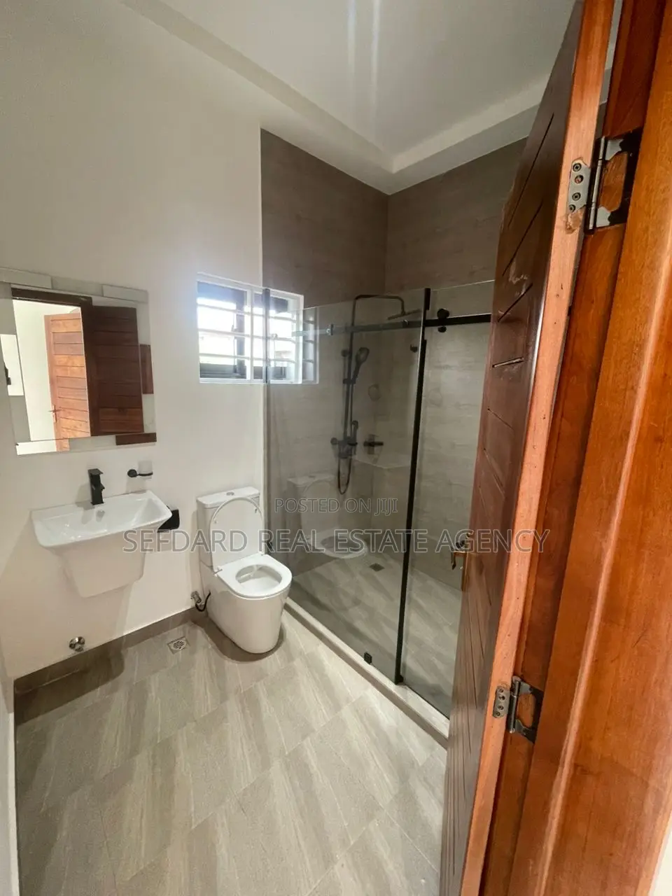 4bdrm Duplex in Sefdard Properties, Oyarifa for sale