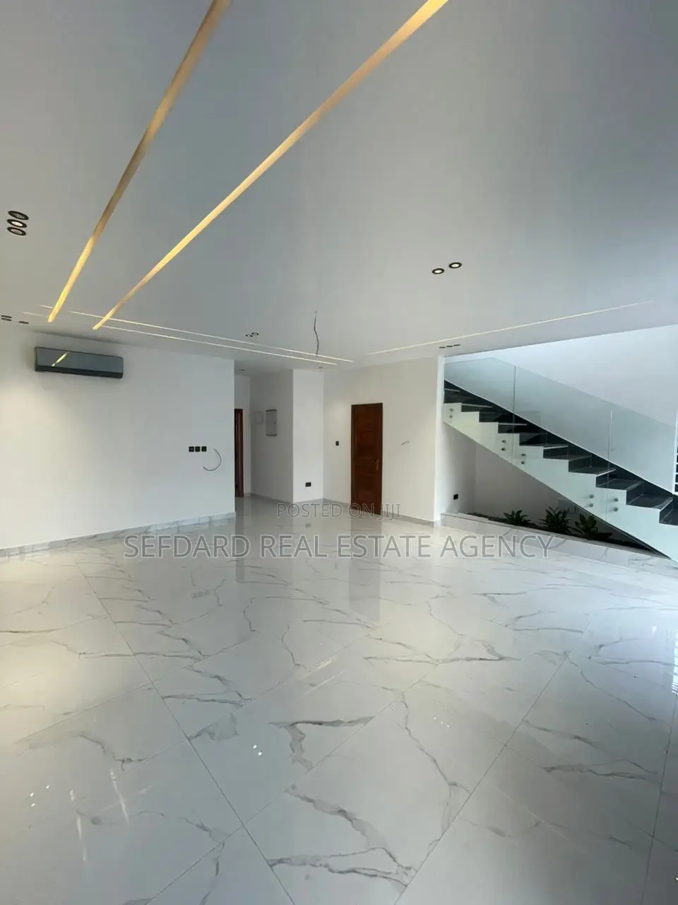 4bdrm Duplex in Sefdard Properties, Oyarifa for sale