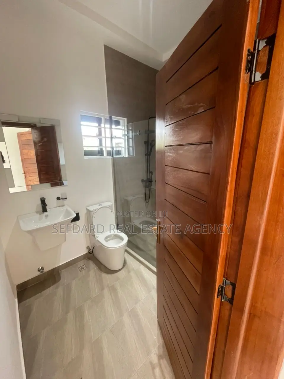 4bdrm Duplex in Sefdard Properties, Oyarifa for sale