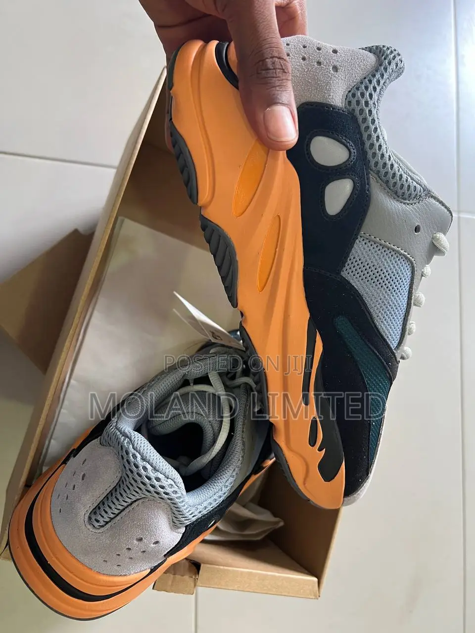 Adidas Yeezy Boost 700