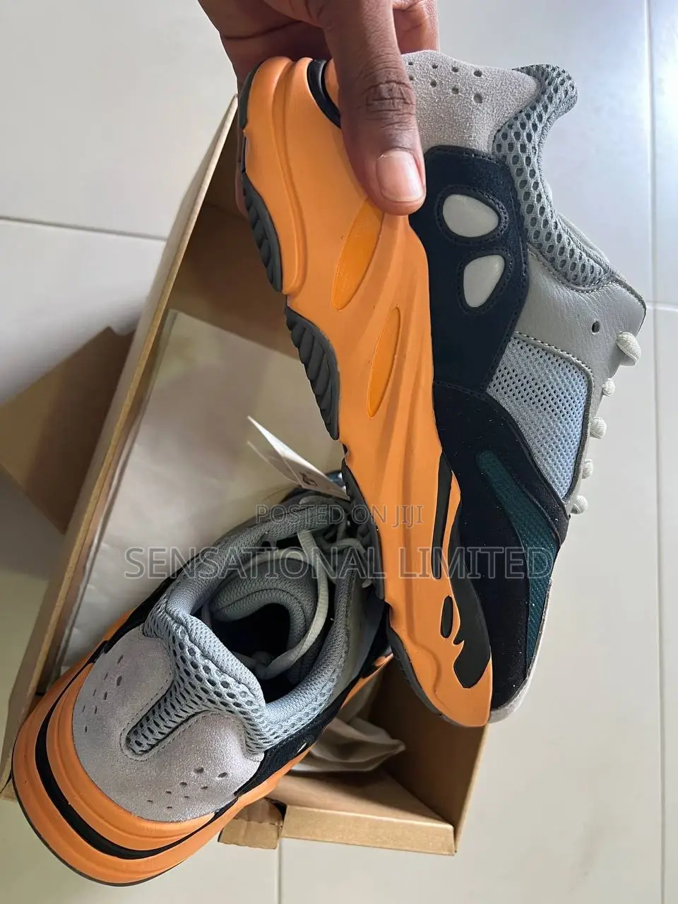 Adidas Yeezy Boost 700