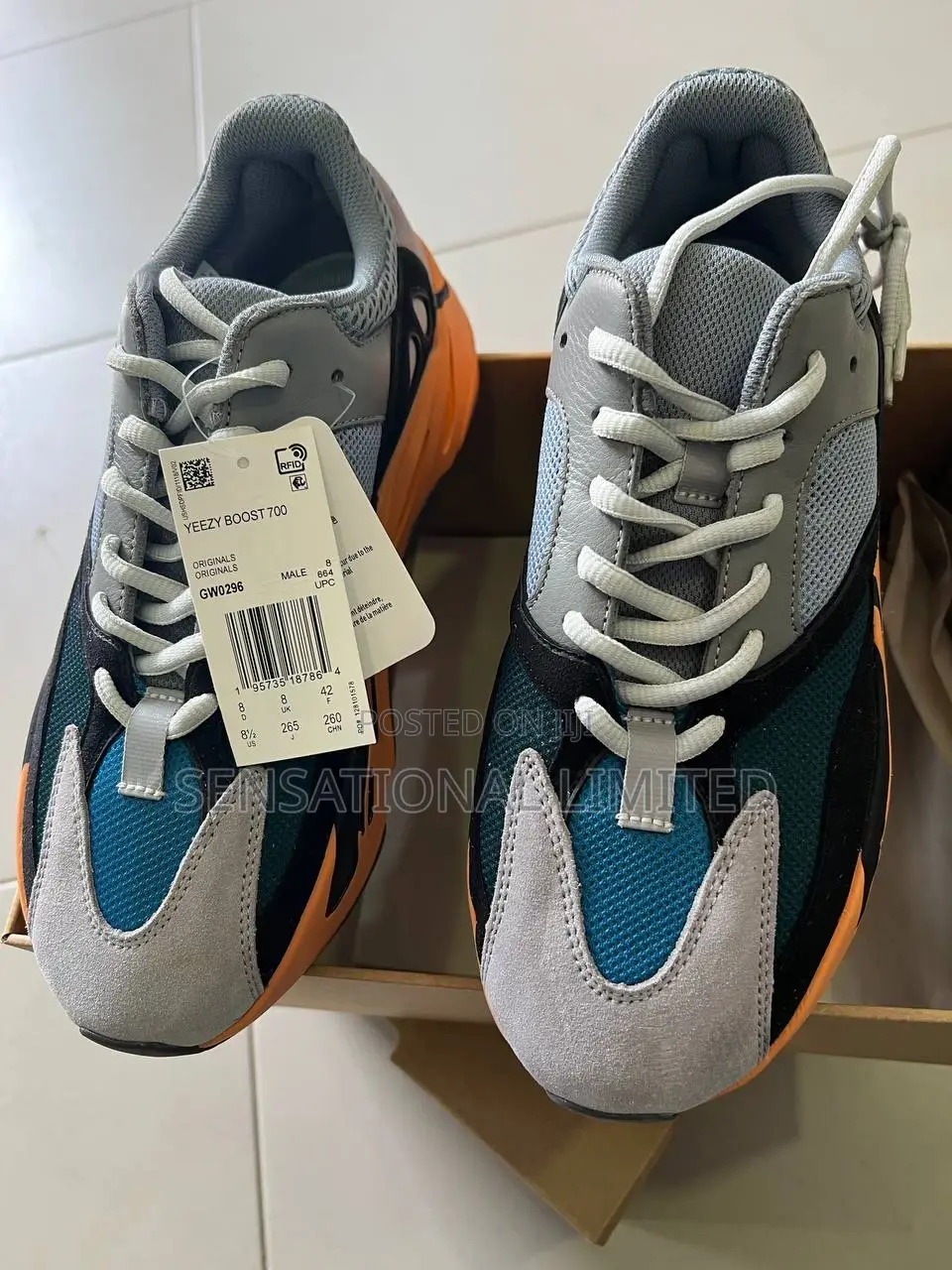 Adidas Yeezy Boost 700