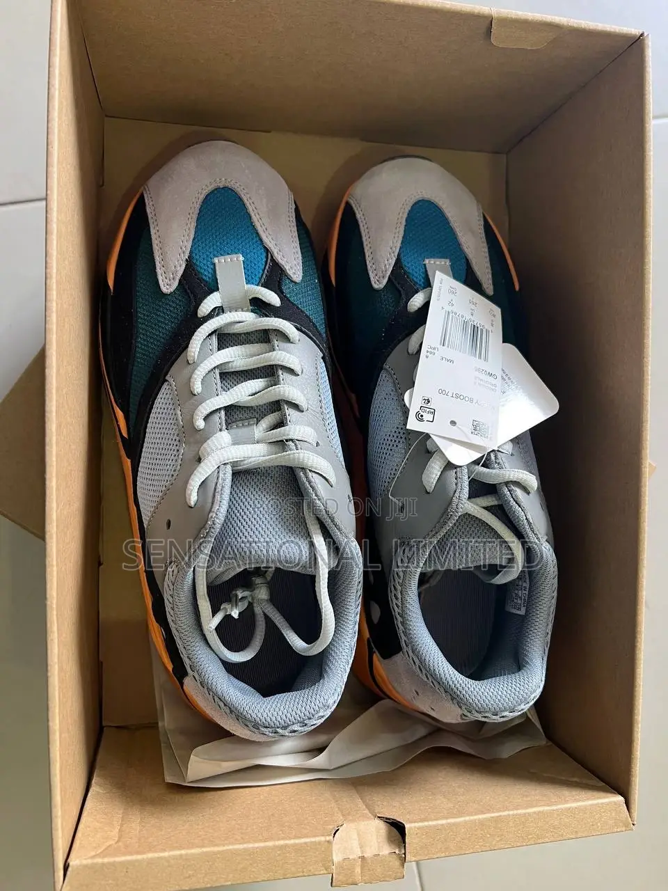 Adidas Yeezy Boost 700