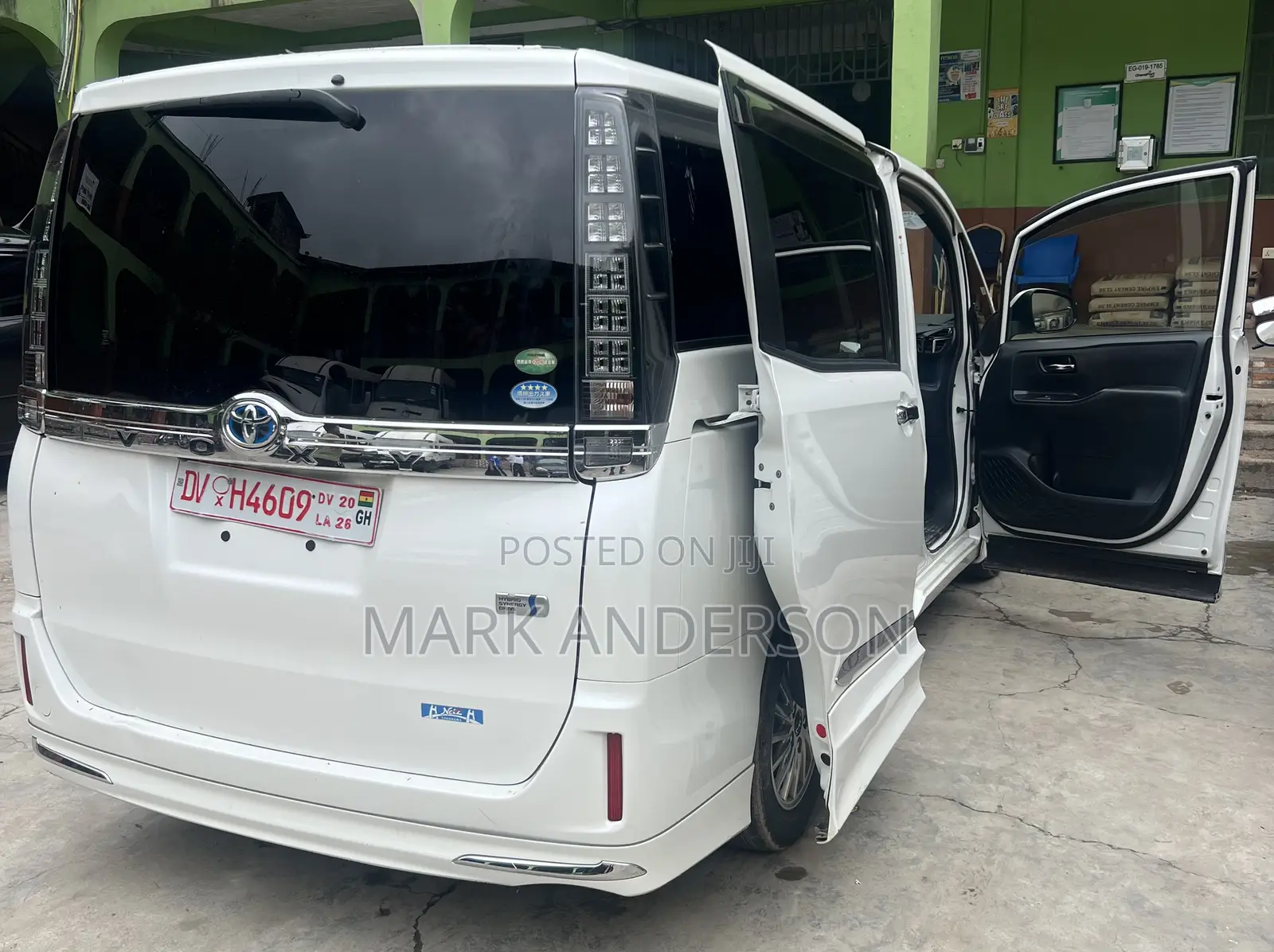 Toyota Voxy 2015 White