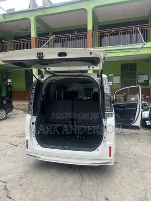 Toyota Voxy 2015 White