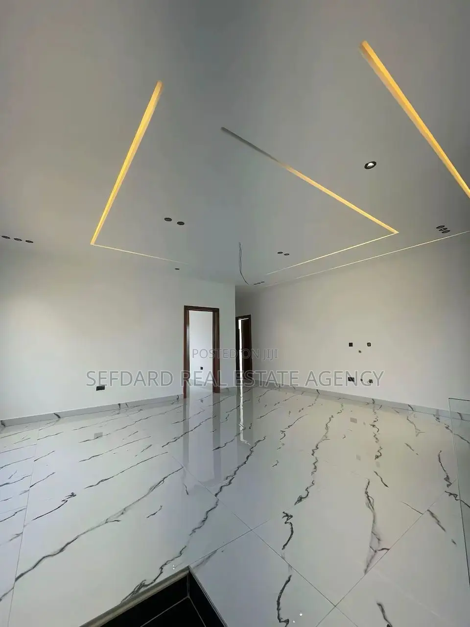 4bdrm Duplex in Sefdard Properties, Oyarifa for sale