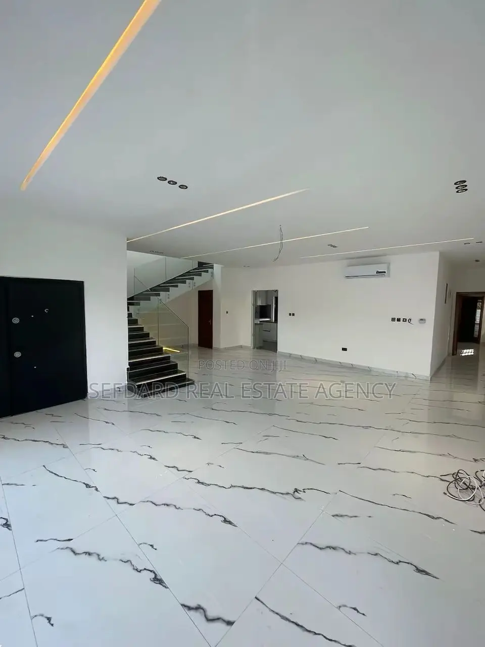4bdrm Duplex in Sefdard Properties, Oyarifa for sale