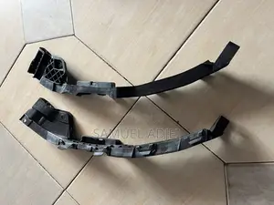 Honda Accord 2018 to 2022 Headlight Bracket/ Seat Pair.
