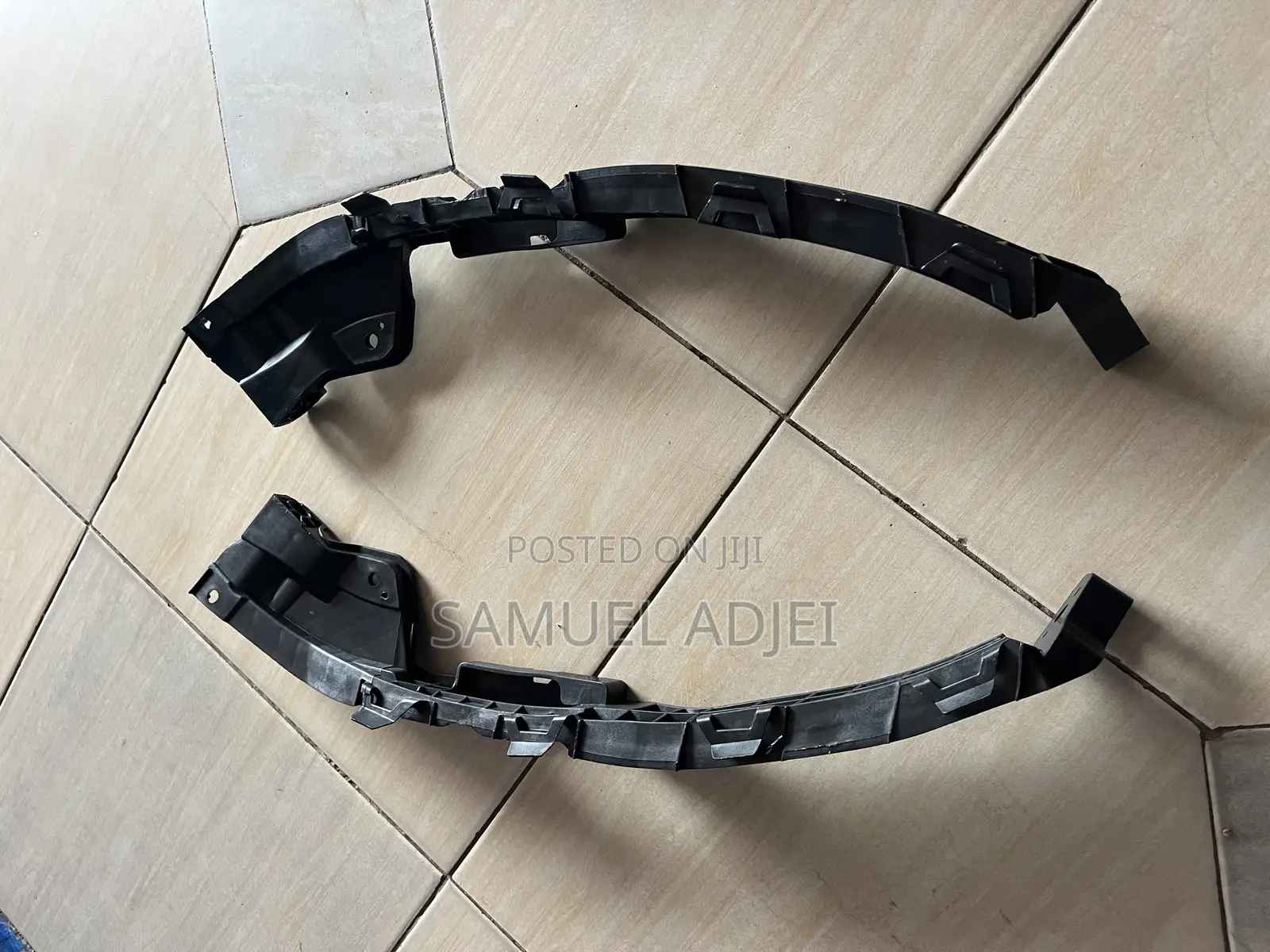 Honda Accord 2018 to 2022 Headlight Bracket/ Seat Pair.