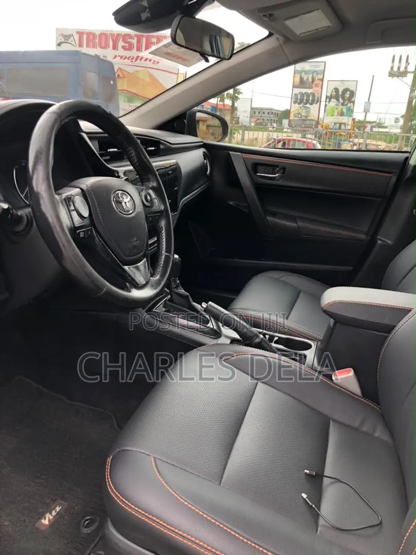 Toyota Corolla SE 4dr Sedan (1.8L 4cyl CVT) 2017 Black