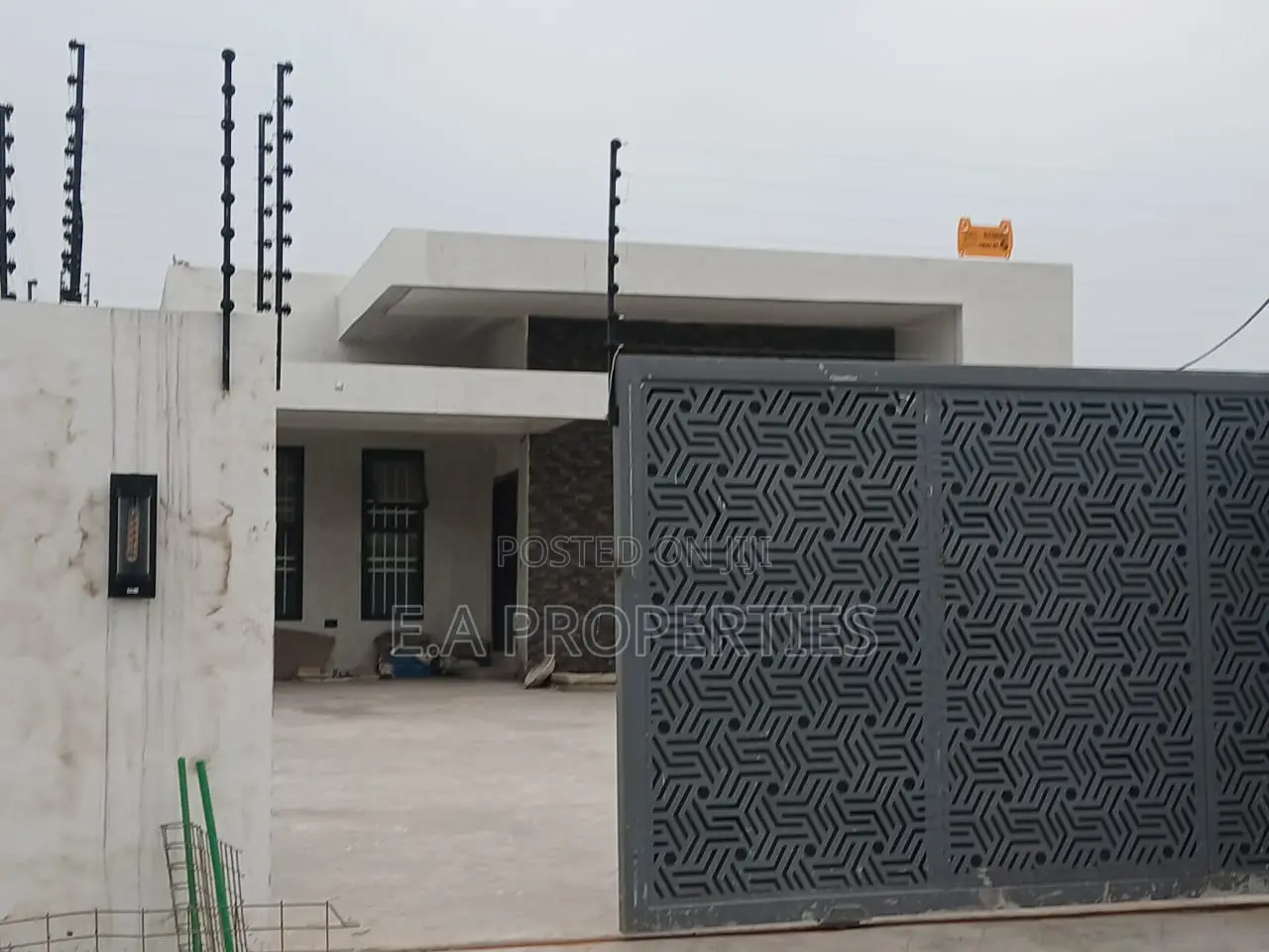 3bdrm House in Ea Properties, School Junction for sale