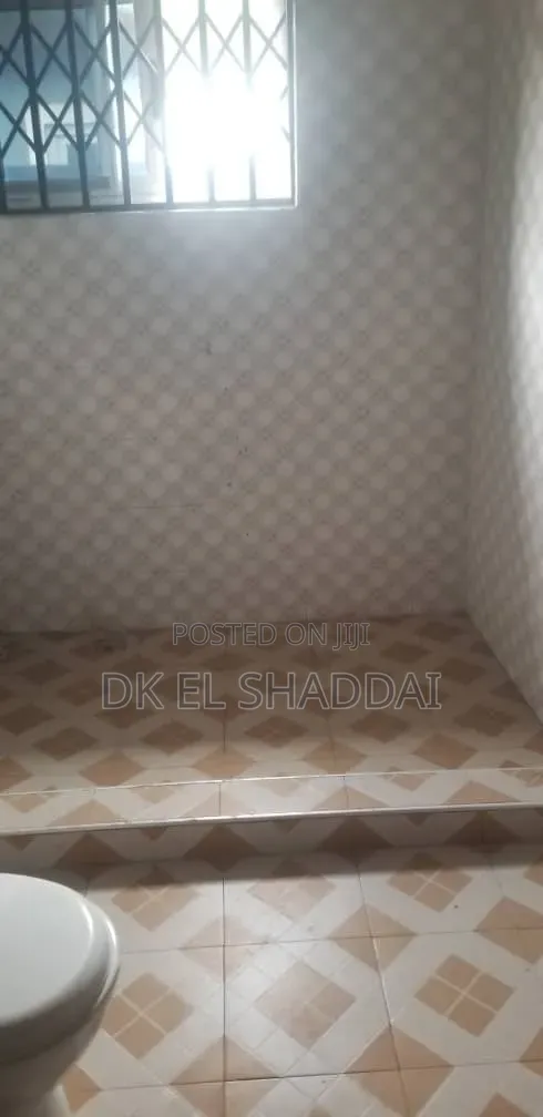 4bdrm House in Pokuase for sale