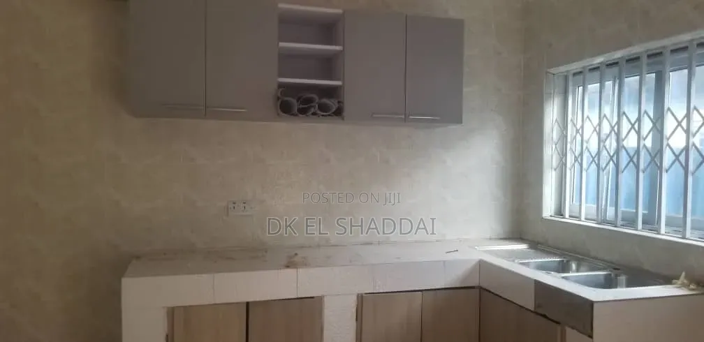 4bdrm House in Pokuase for sale