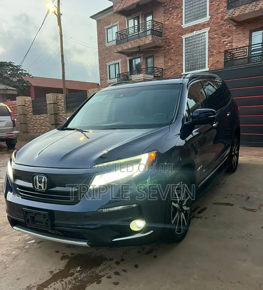 Honda Pilot Touring 8 Passenger AWD 2020 Blue