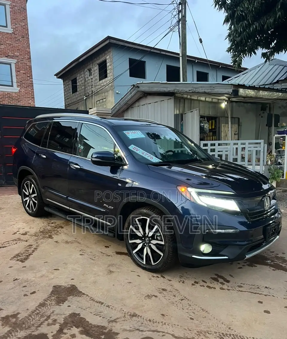 Honda Pilot Touring 8 Passenger AWD 2020 Blue