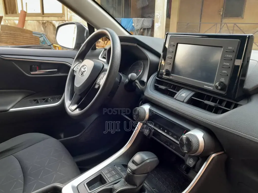 Toyota RAV4 2021 Blue