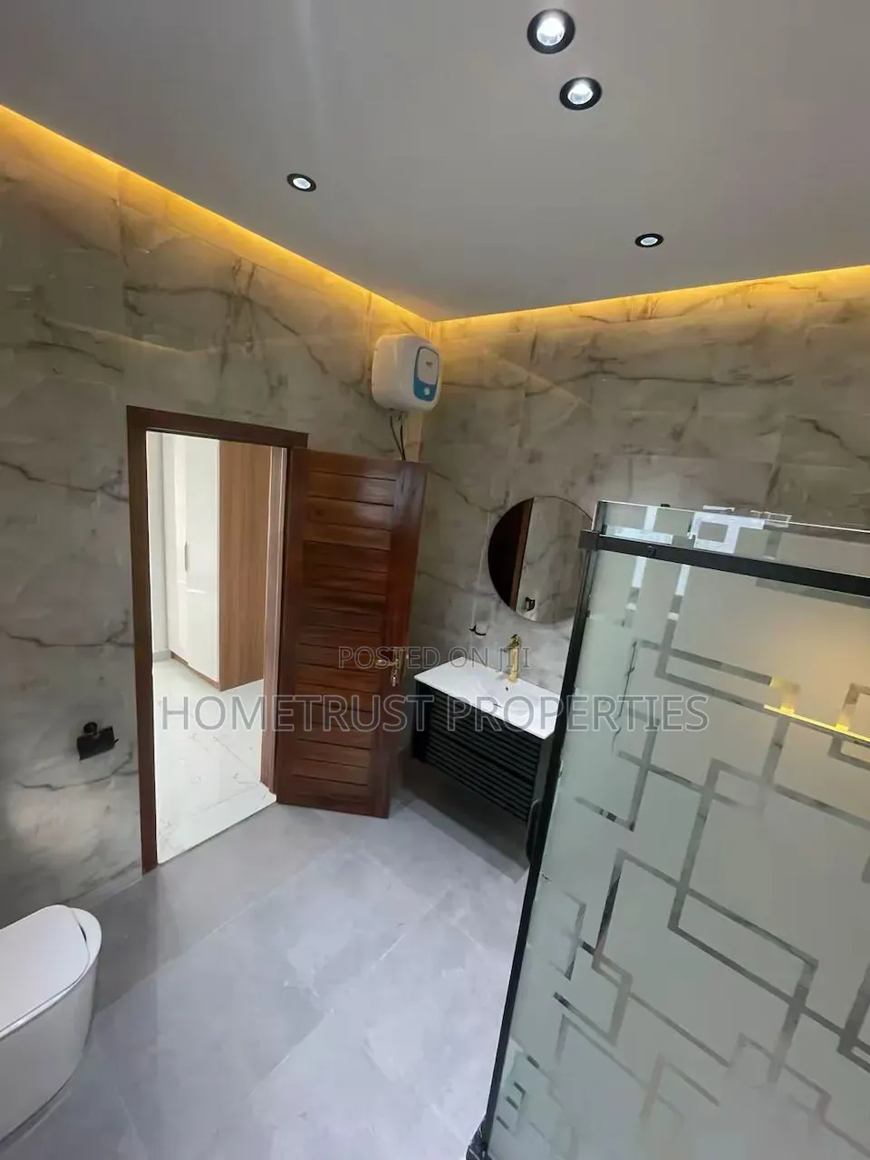 4bdrm Duplex in Oyarifa, Pentecost for sale