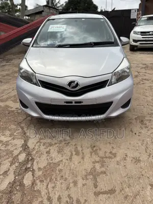 Toyota Vitz 1.3 AWD 3dr 2013 Silver