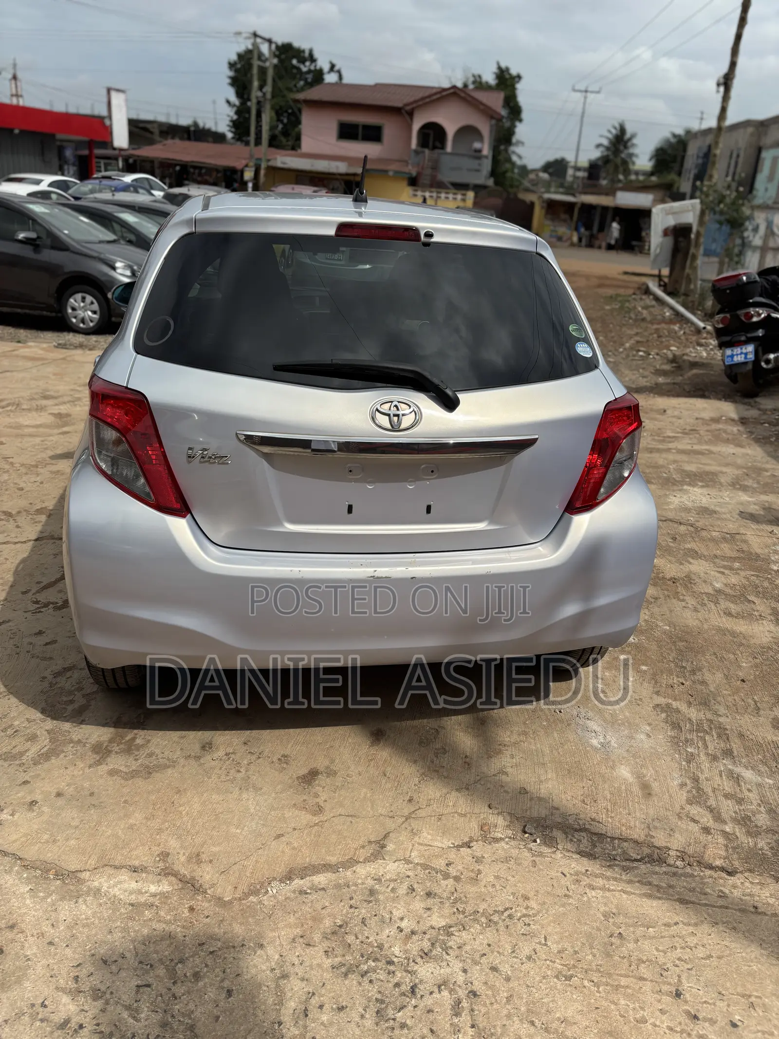 Toyota Vitz 1.3 AWD 3dr 2013 Silver