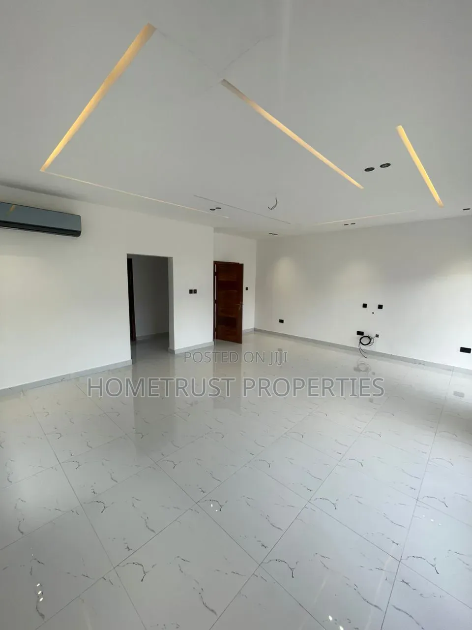 4bdrm Duplex in Oyarifa, Pentecost for sale