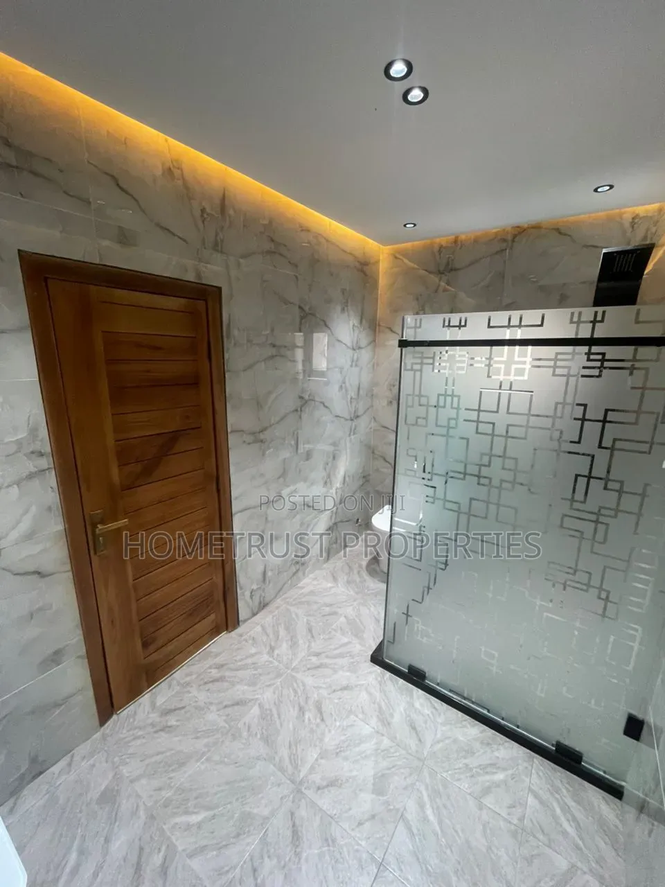 4bdrm Duplex in Oyarifa, Pentecost for sale