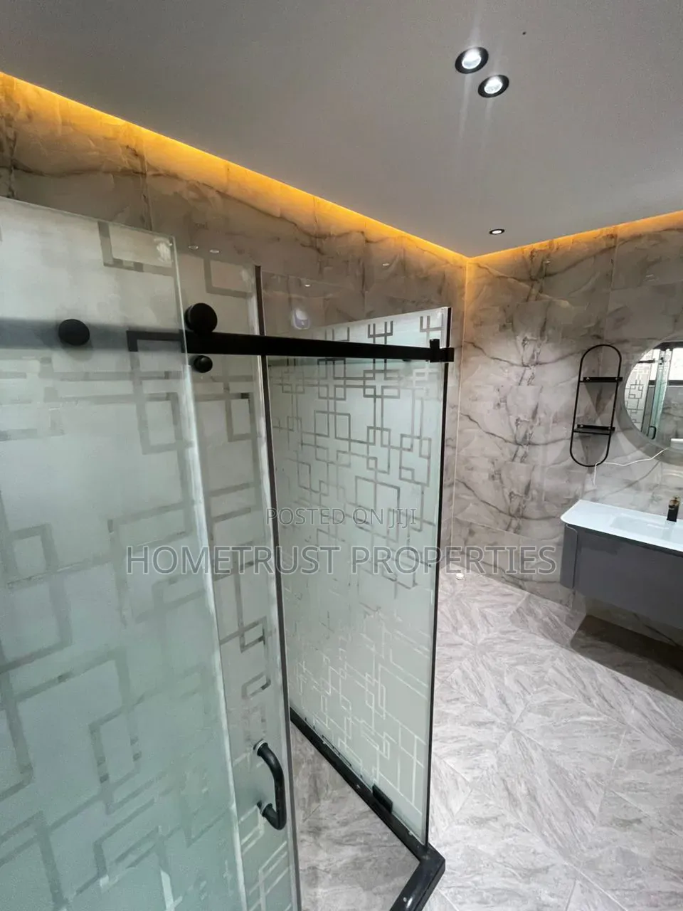 4bdrm Duplex in Oyarifa, Pentecost for sale