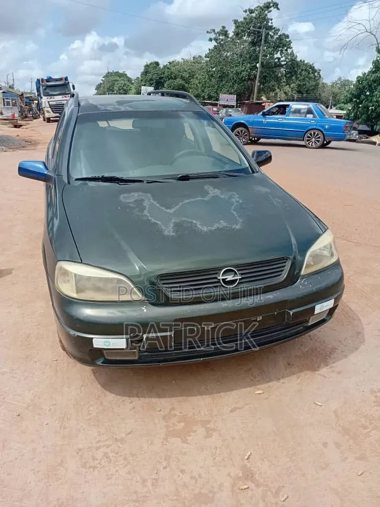 Opel Astra 2002 Green