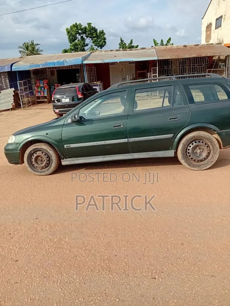 Opel Astra 2002 Green