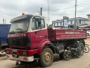 Mercedes-Benz Tipper Truck 1996 Red