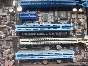 ASUS P8Z68 DELUXE/GEN3 (Rev 1.00)
Motherboard