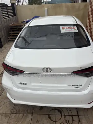 Toyota Corolla LE 2023 White
