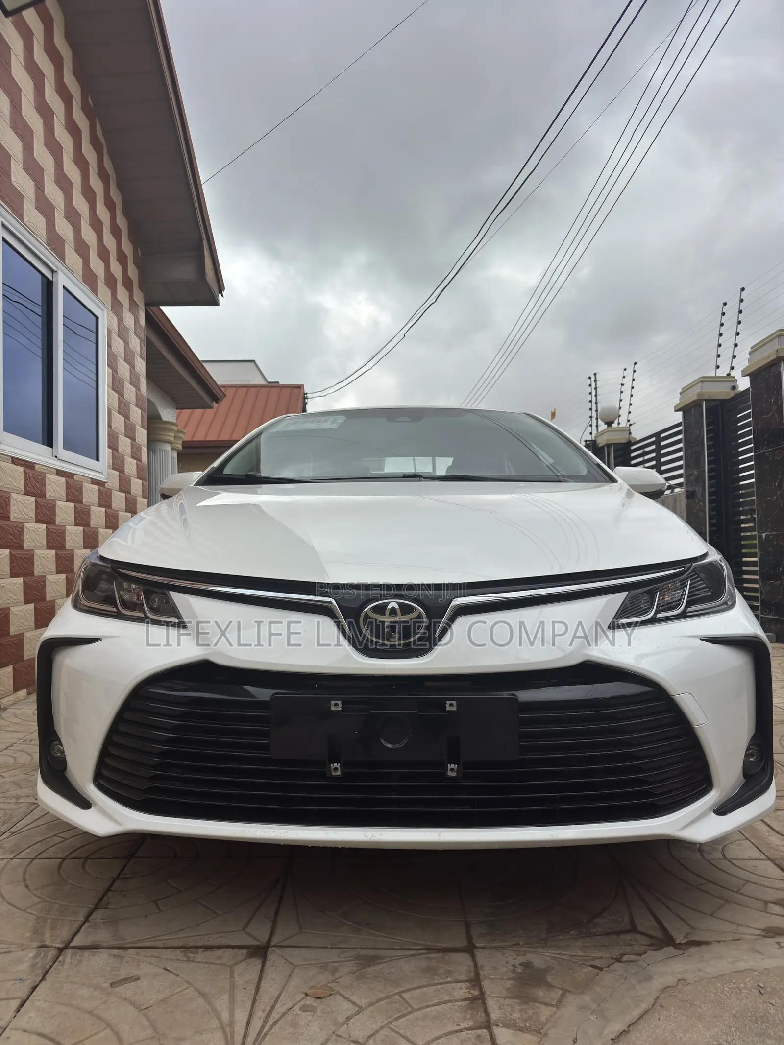 Toyota Corolla LE 2023 White