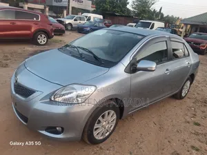 Toyota Belta 2010 Blue