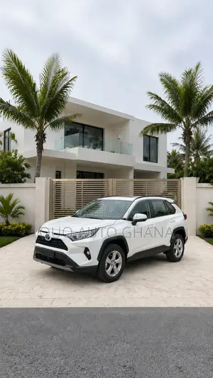 Toyota RAV4 2022 White