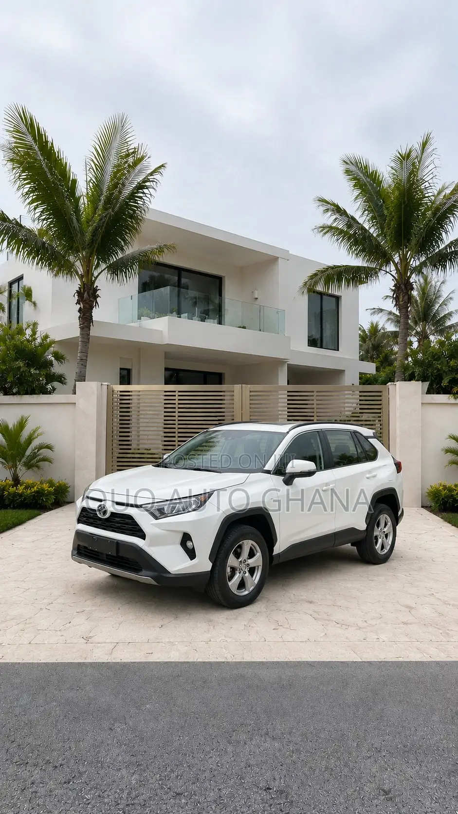 Toyota RAV4 2022 White