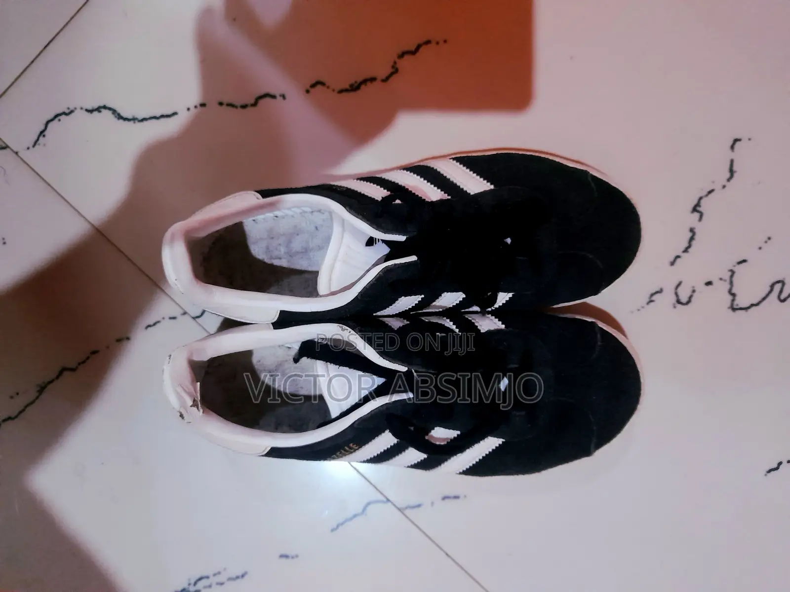 Adidas Sneakers