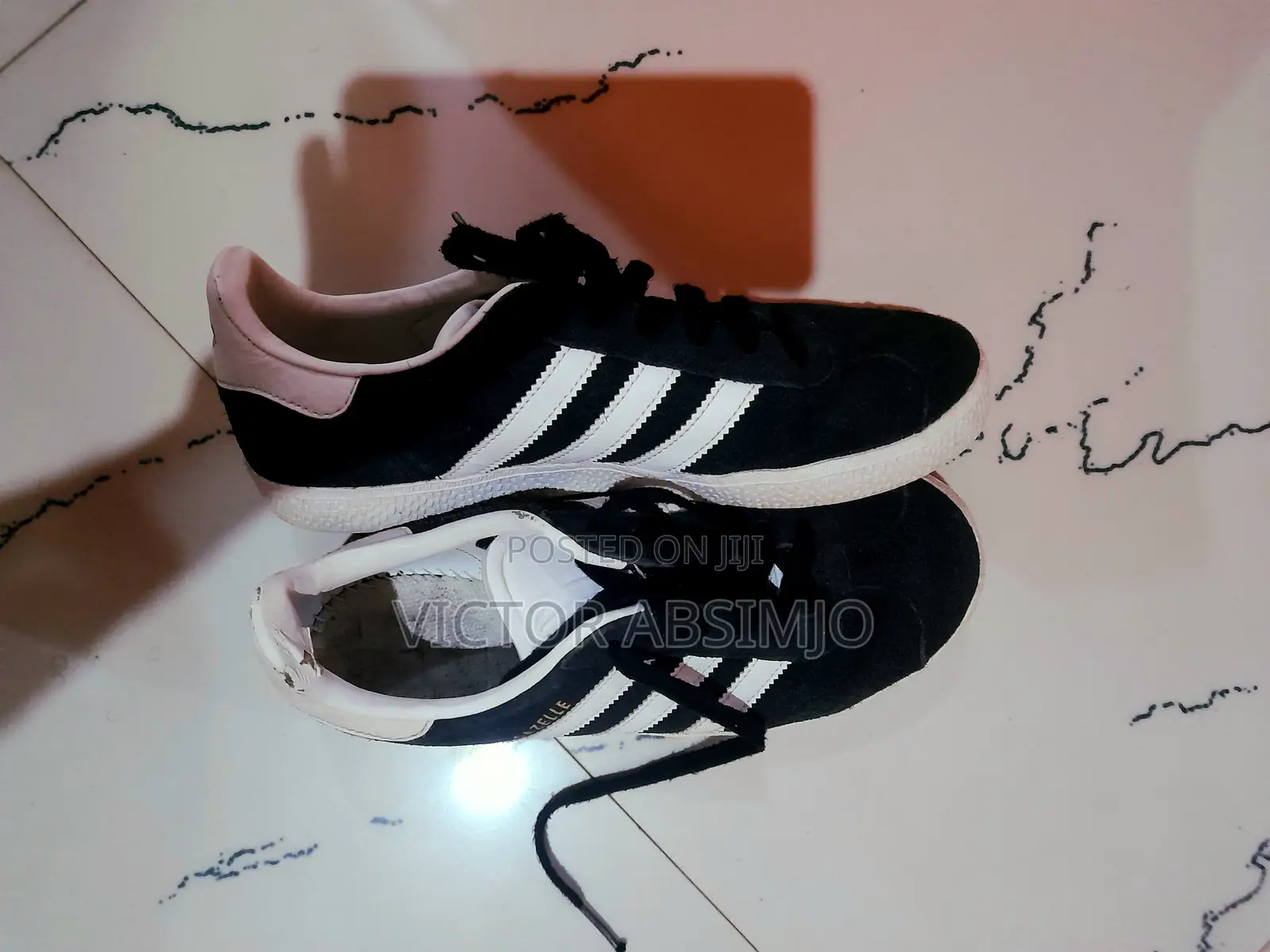 Adidas Sneakers