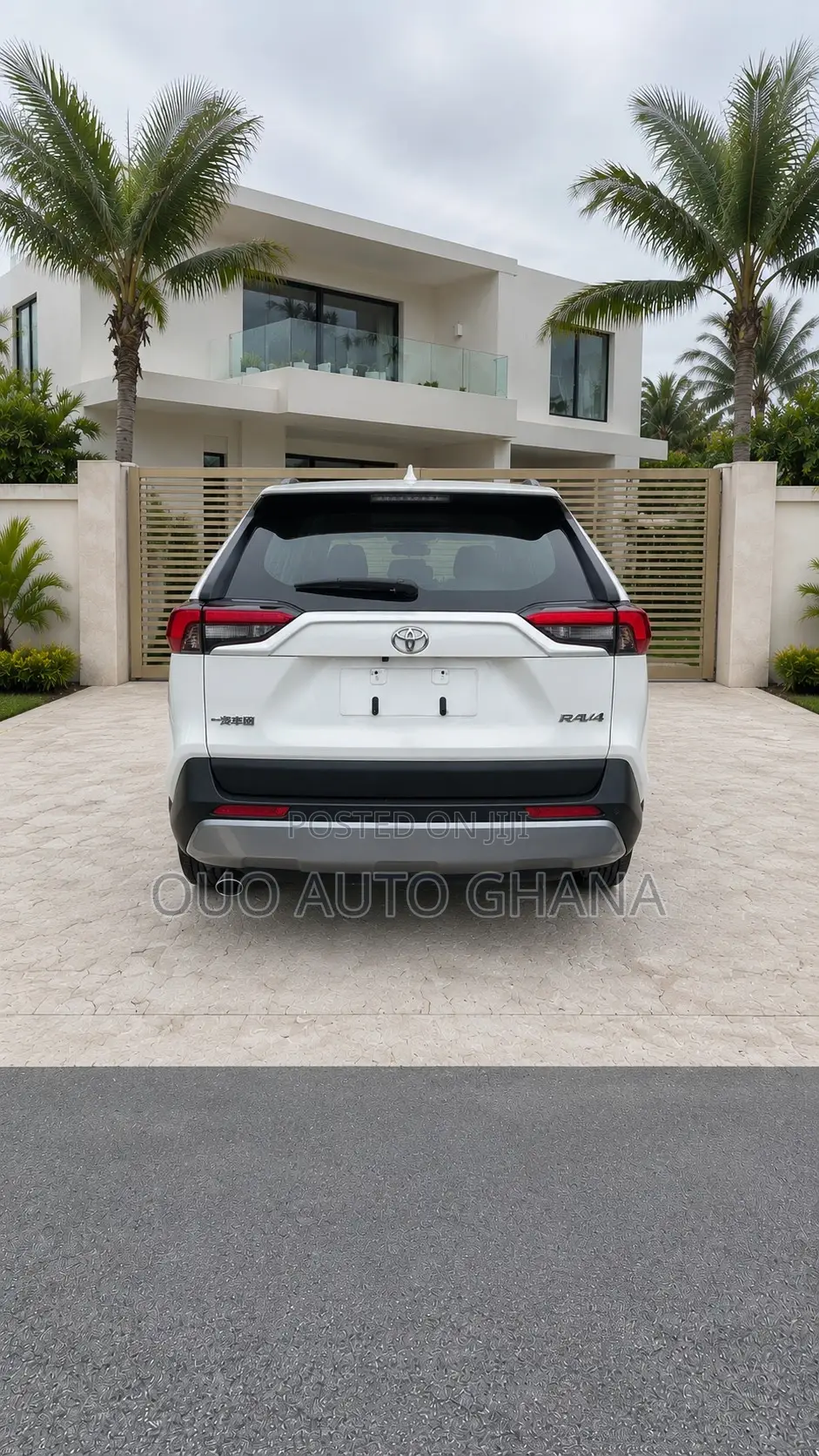 Toyota RAV4 2022 White