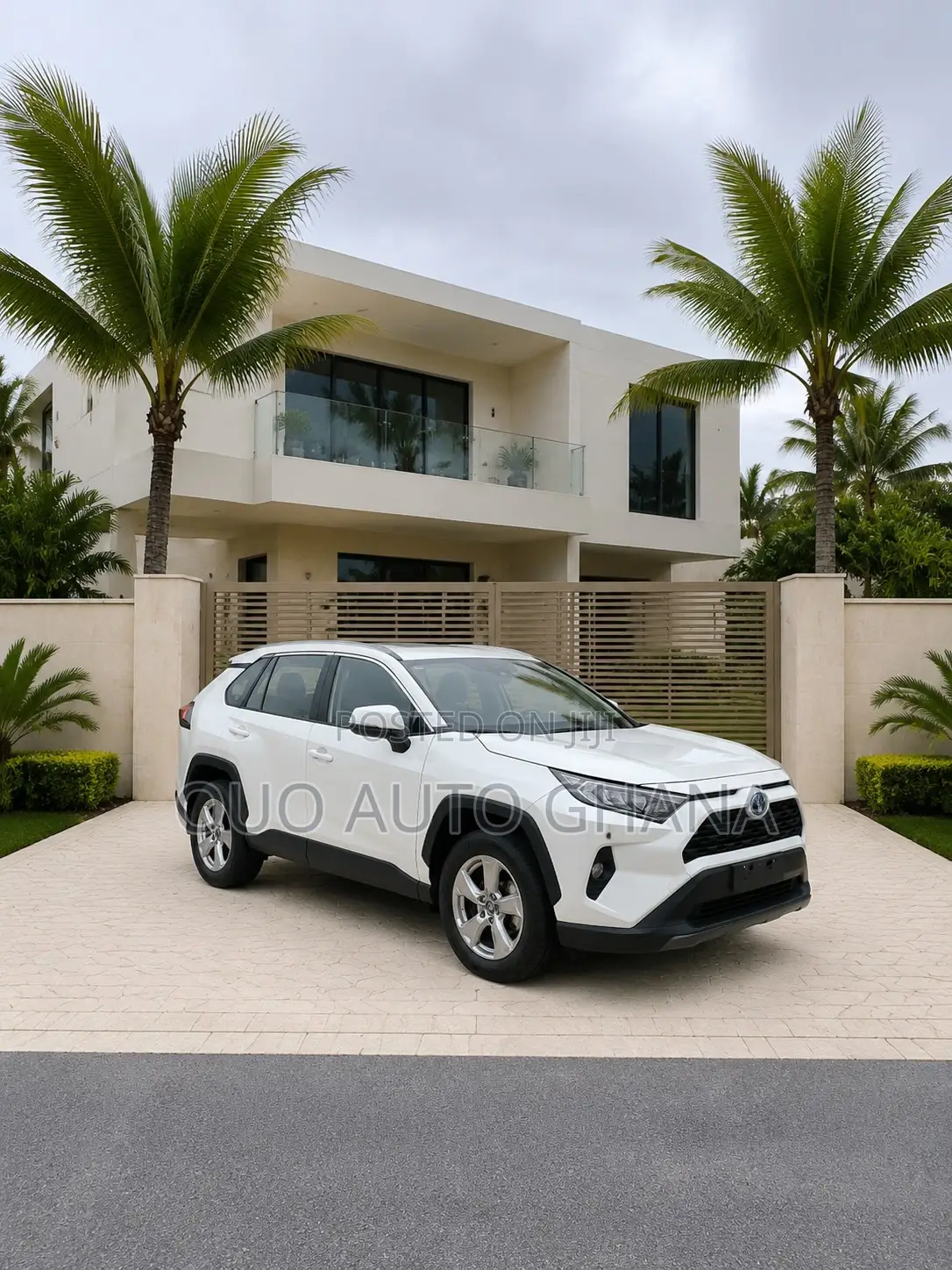 Toyota RAV4 2022 White