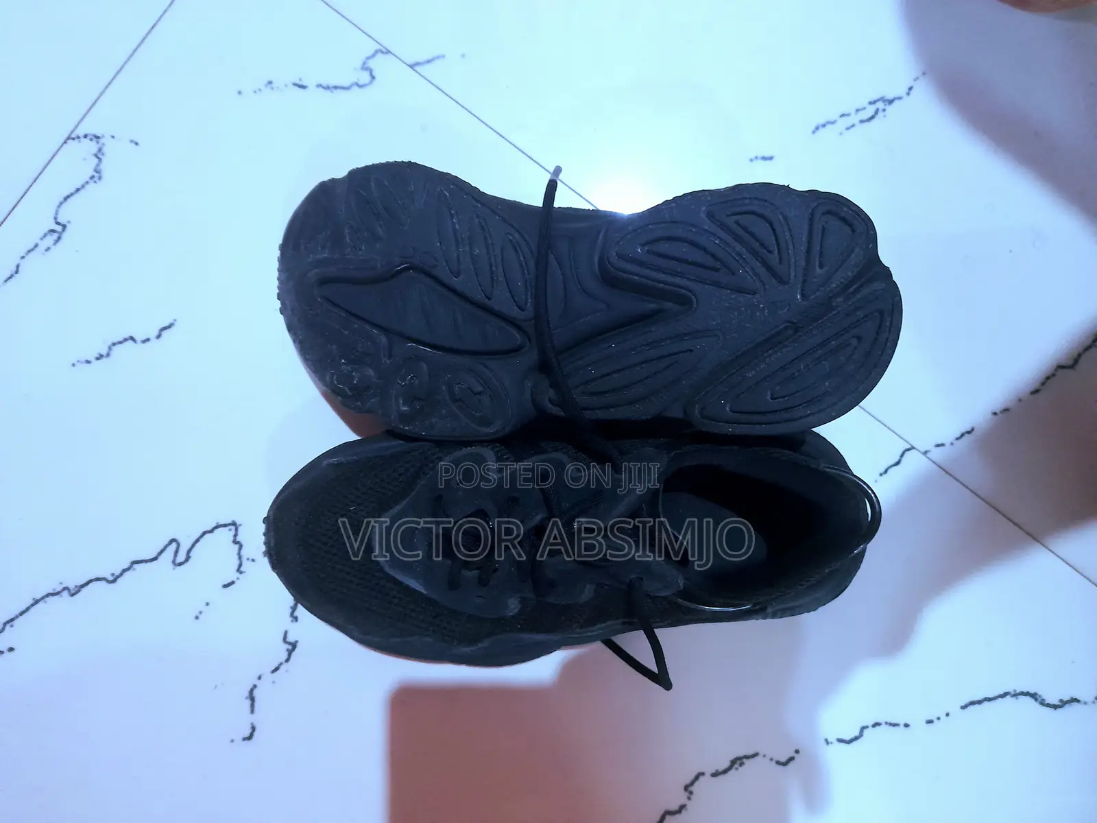 Adidas Sneakers